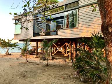 460 m² House