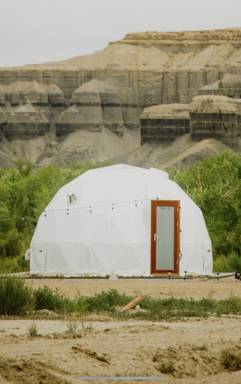 House  Hanksville