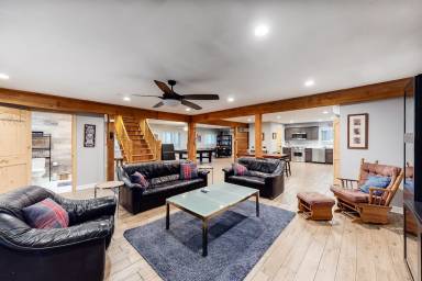 301 m² House