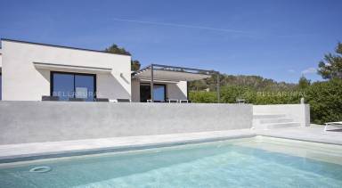 Maison de vacances adaptée aux familles avec barbecue, jardin et terrasse