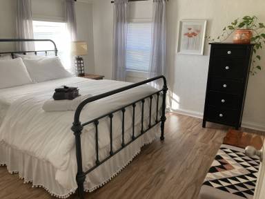 Apartment  Cloverdale