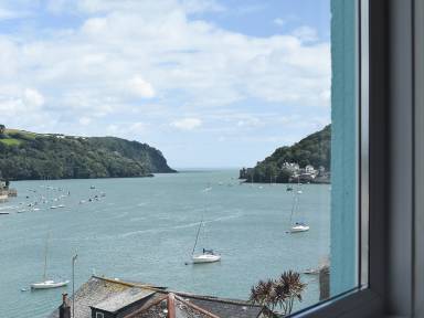 Family-friendly beautiful cottage with garden | Sea view