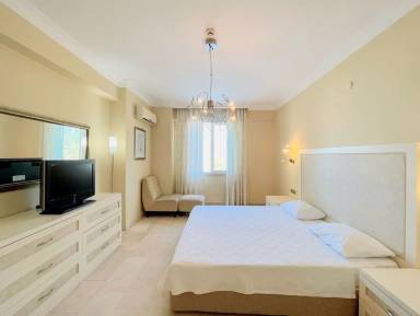 100 m² Apartment