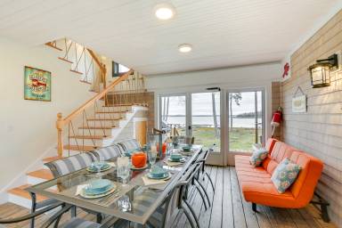 Tuck into fresh lobster at your Deer Isle vacation home - HomeToGo