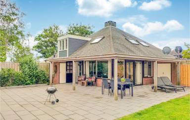 Ferienhaus mit eingezäuntem Garten für 4 Gäste mit Hund in Stavenisse, Provinz Zeeland, Holland. 