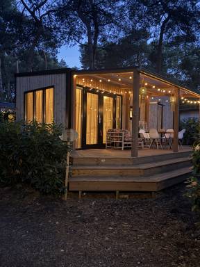 Familienfreundliche Ferienunterkunft mit Pool und Grill | Gartenblick