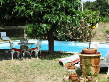 Ferienwohnung für 4 Personen ca. 52 m² in Pezenas, Languedoc-Roussillon (Herault) 2 Schlafzimmer, Sat. -TV, Spülmaschine, Meer 20 km, gemeinschaftlicher Pool, Agriturismo