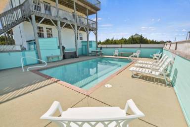 Child-friendly house with garden, hot tub & private pool | Nature view