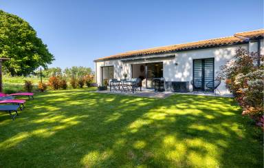 110 m² Ferienhaus mit Garten für 6 Gäste mit Hund, 3 Schlafzimmer, in Semussac, Südwesten von Frankreich