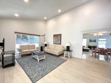 Fullerton, CA Vacation Home Rentals from $101 | HomeToGo