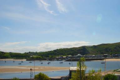 Cottage  Deganwy