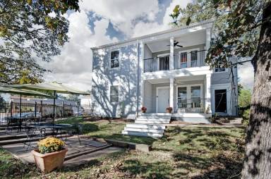 Apartment Fondren