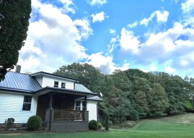 Farmhouse Boone