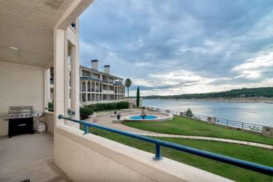 Condo  Briarcliff