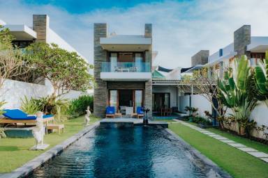 Villa Lebih