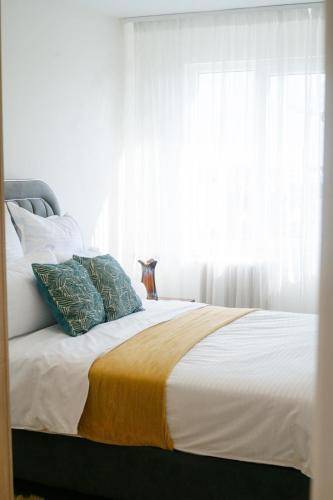 Apartment Sector 4
