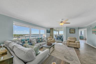 225 m² Condo