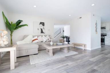 House  Garden Grove