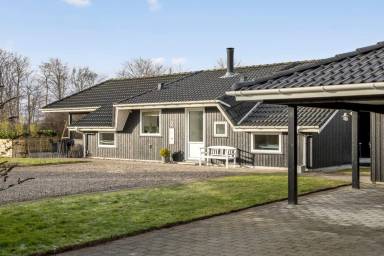 Ferienhaus mit Sauna, Garten und Grill
