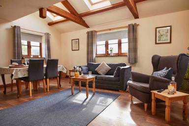 Farmhouse  Dingestow