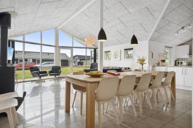 Ferienhaus mit Terrasse, privatem Pool und Garten | Meerblick