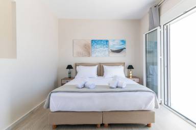 Alloggio con giardino e piscina | Vista sul mare