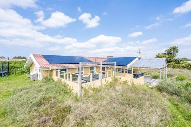 Familienfreundliches charmantes Ferienhaus mit Garten, Whirlpool und Pool