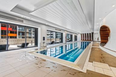 Apartment Pool Kew