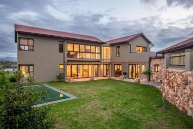 Huis 320 m²