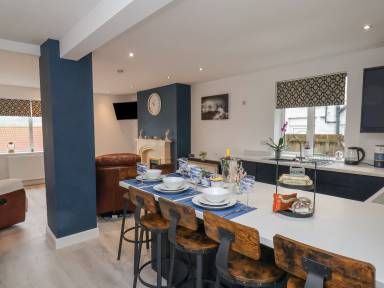 Family-friendly beautiful cottage with garden | Beach view | Beach nearby