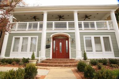 House  Berry Hill