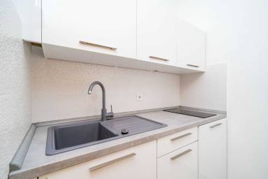 Charmantes Apartment mit Pool und Terrasse | Meerblick | Neben dem Strand