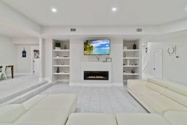House  Whispering Oaks