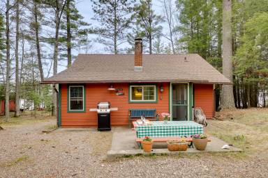Discover lake country with a vacation home in Rhinelander, WIsconsin - HomeToGo
