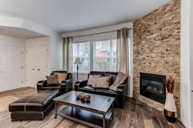 Condo  Aurora