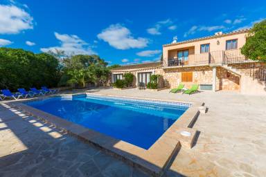 Apartamento vacacional con piscina y barbacoa