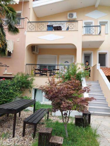 House Chrisi Akti