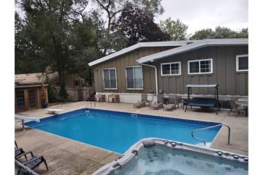 House  Oak Creek