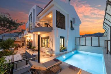 220 m² House