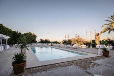 Villa con giardino, piscina e internet veloce