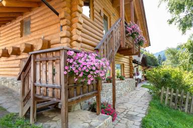 Camera privata con griglia, giardino e internet veloce | Vista sulla montagna