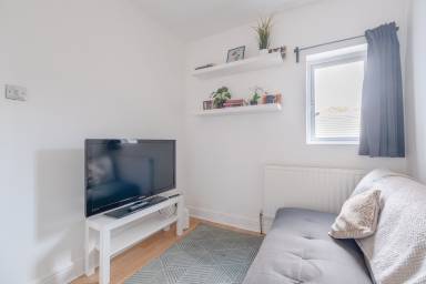 Apartment with garden