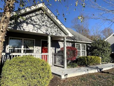 Cottage  Taylorsville