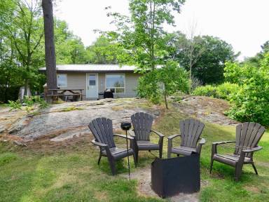 Cottage Port Severn