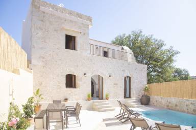 Villa  Kaloniktis