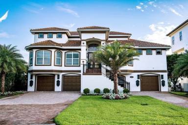 House  Vanderbilt Beach
