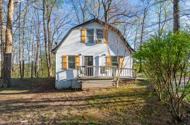 Cottage  Bronston