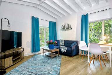 House Pet-friendly Sunrise Key