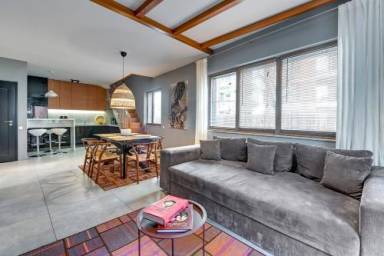 180 m² Apartment