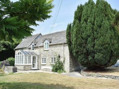 Cottage with garden & barbecue